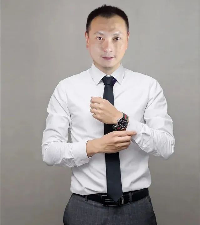 DƬ